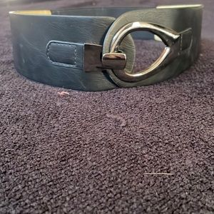 Women’s wide black belt, stretchy band in the center